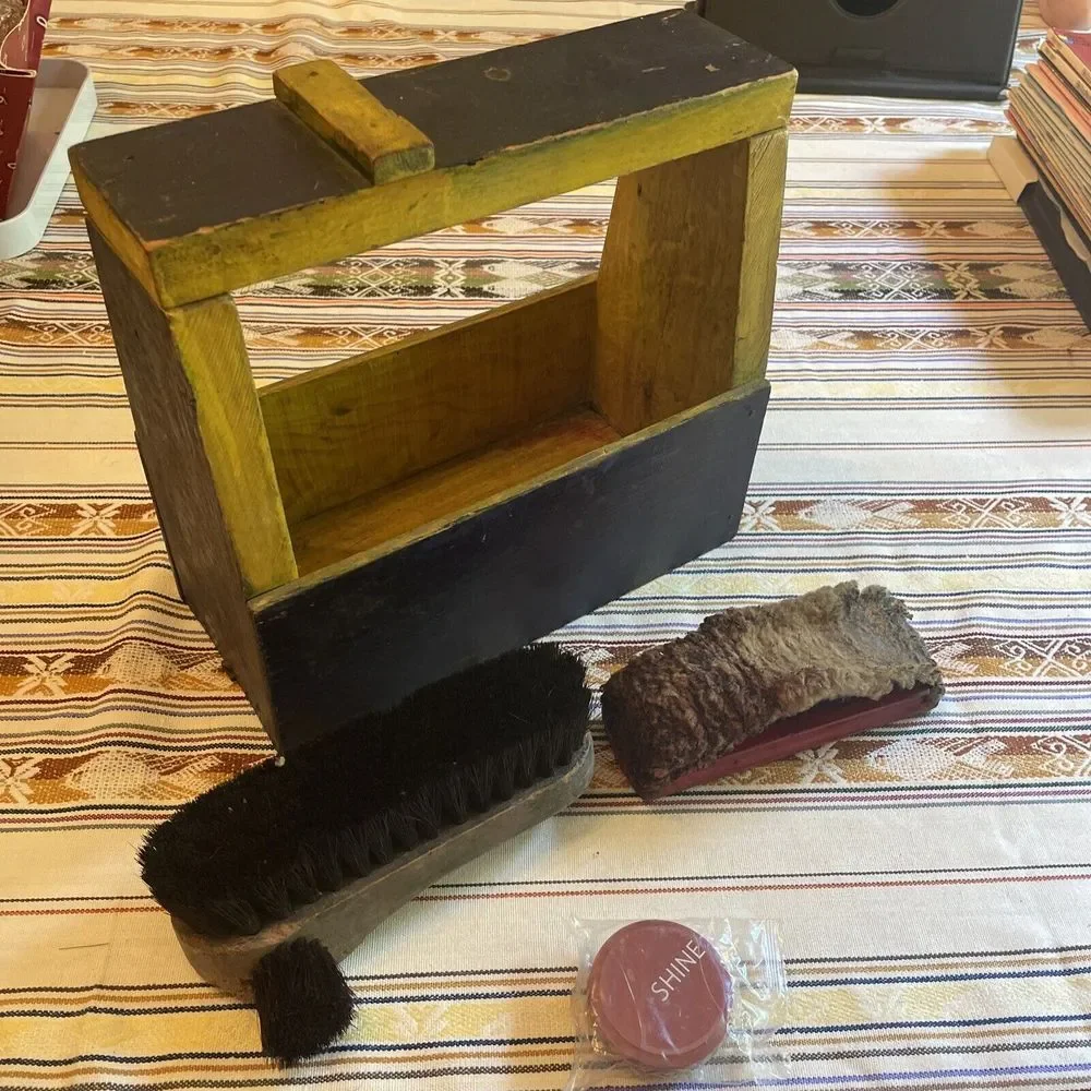 Vintage Shoe Shine Kit‎ With Brushes And New Polish